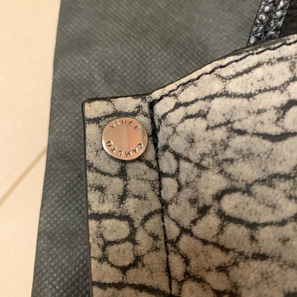 NWT Vince Camuto Livy Pebbled Leather Tote - Picture 11 of 11